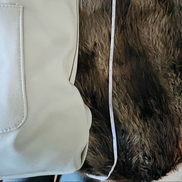 Beautiful beige Steve Madden bag! New with tags! - Picture 3 of 6